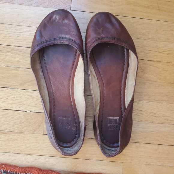 Frye Brown Flats sz 7 - Picture 3 of 6